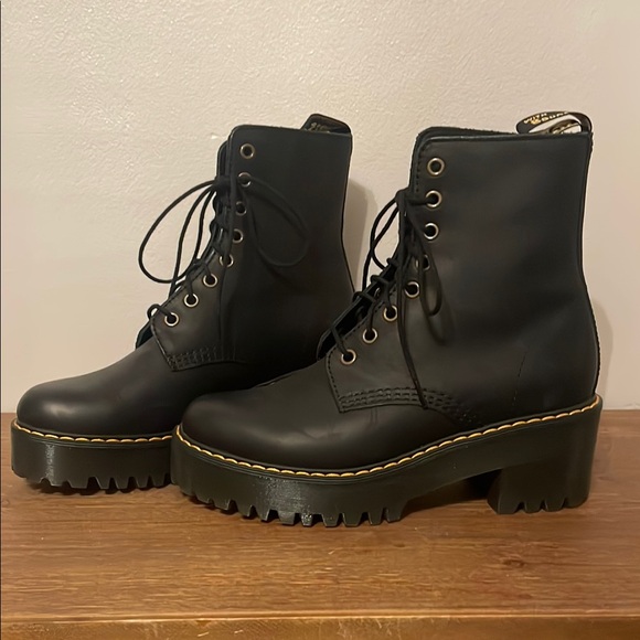 New Dr. Martens Black Combat Boots with Chunky Sole Size 7 - Picture 3 of 5